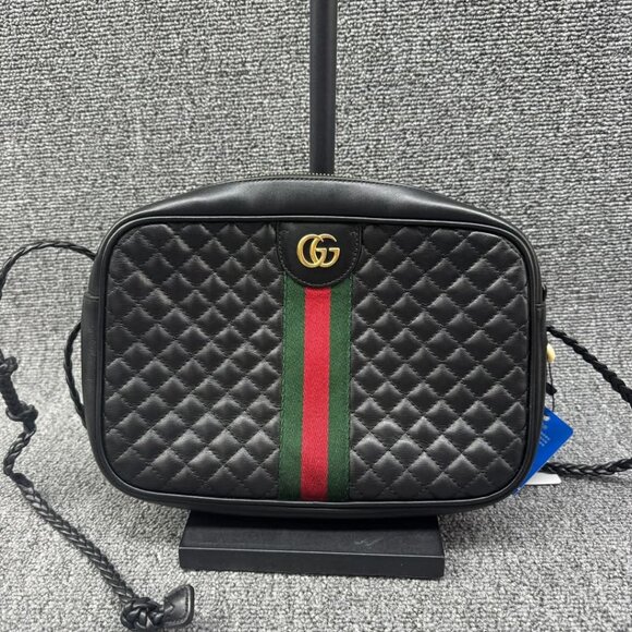 Gucci Laminated Nappa Web Trapuntata GG Shoulder Bag 588-032225 - Picture 2 of 16